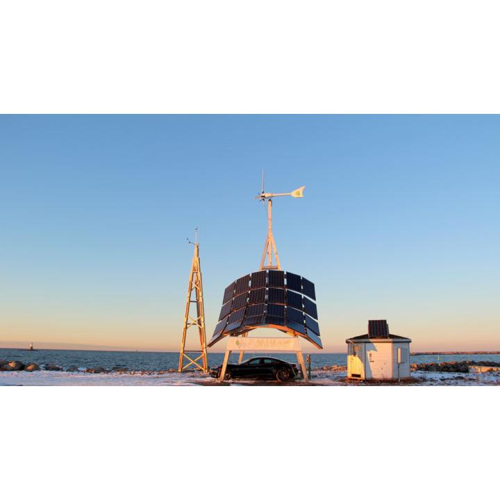 Girafe 2.0 centrale éolienne et solaire hybride InnoVentum